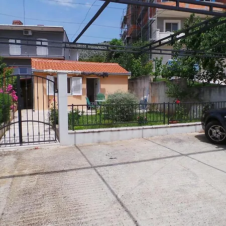 Apartment Marino *